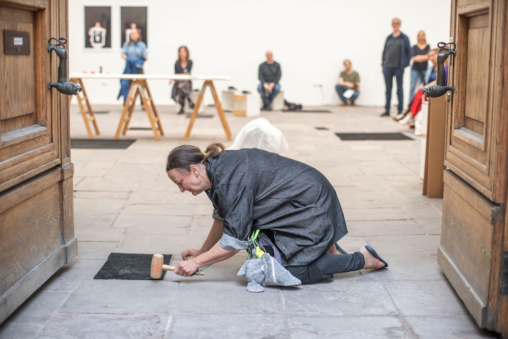 Standpunkt und Blickwechsel  - 75 Jahre Kunstpavillon mit Anton Thorwart